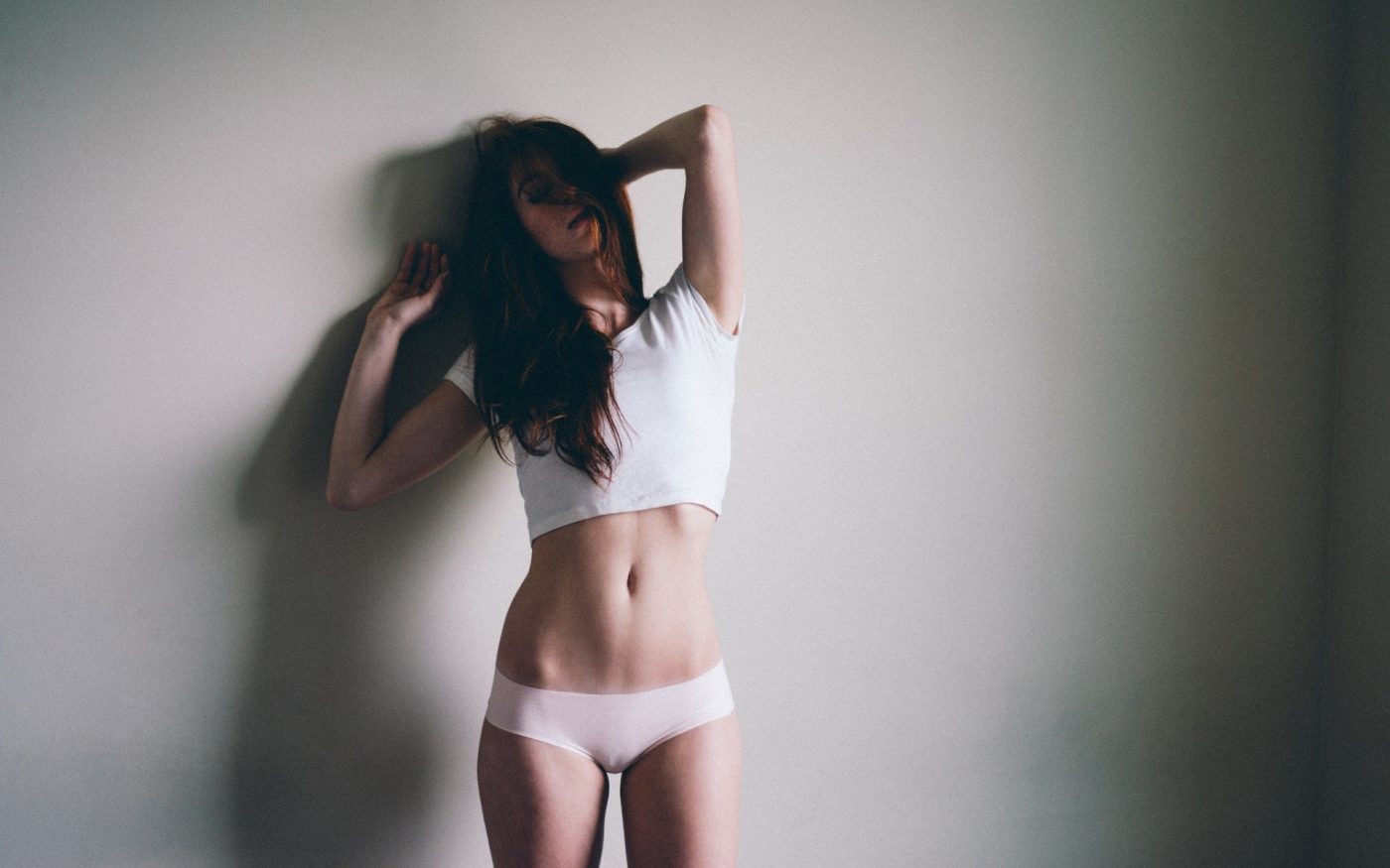 women-model-long-hair-brunette-photograph